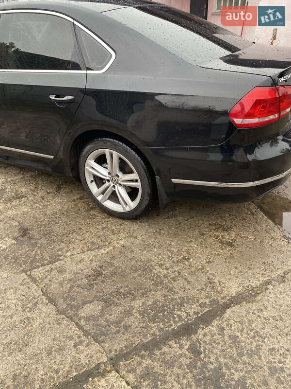 Седан Volkswagen Passat 2013 в Умані