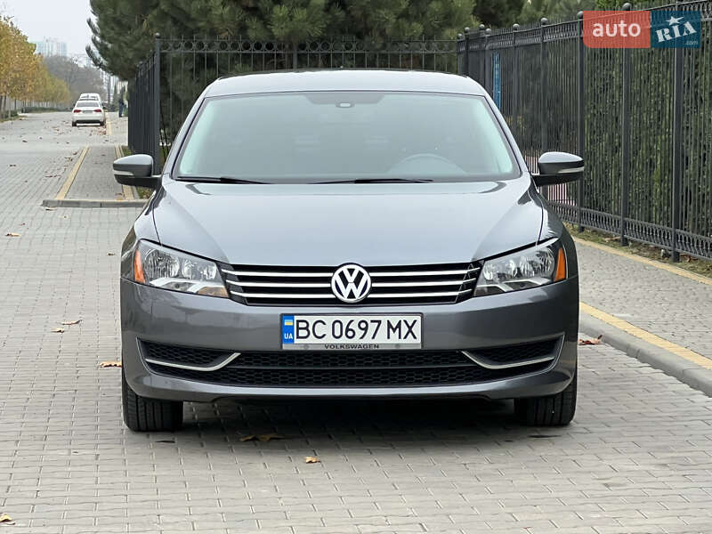 Седан Volkswagen Passat 2013 в Одессе