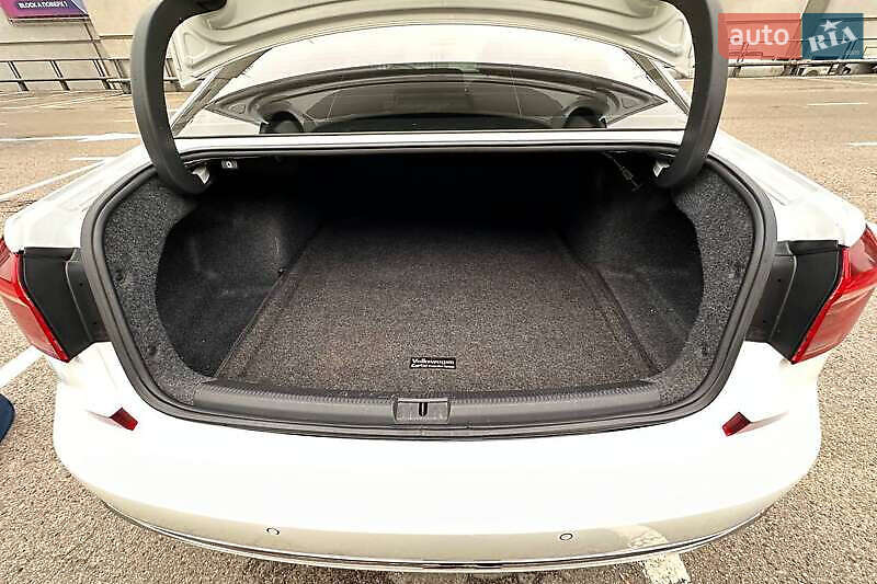 Седан Volkswagen Passat 2017 в Киеве фото 22 Седан Volkswagen Passat 2017 в Киеве