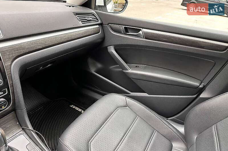 Седан Volkswagen Passat 2017 в Киеве фото 16 Седан Volkswagen Passat 2017 в Киеве