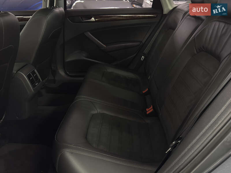 Седан Volkswagen Passat 2013 в Николаеве