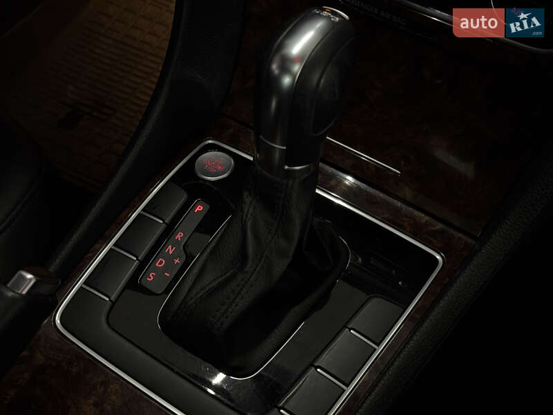 Седан Volkswagen Passat 2013 в Николаеве