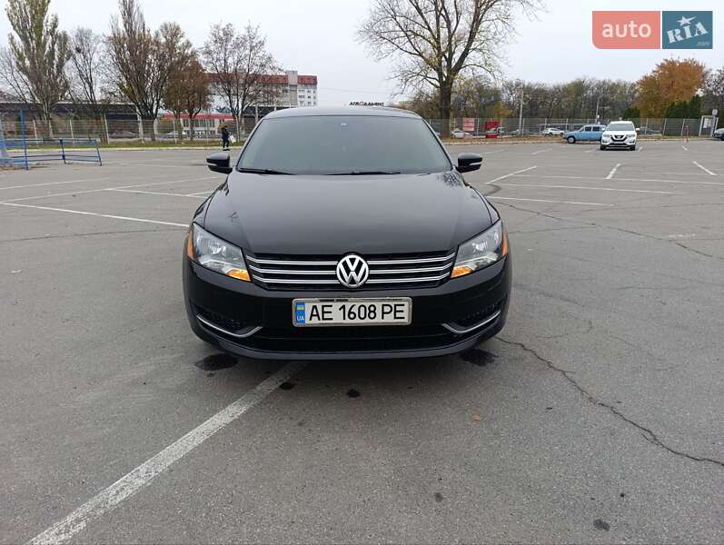 Седан Volkswagen Passat 2013 в Днепре