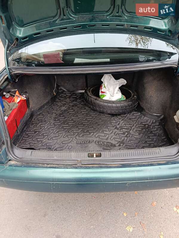 Седан Volkswagen Passat 1995 в Шаргороде