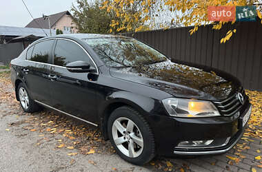 Седан Volkswagen Passat 2011 в Киеве