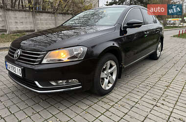 Седан Volkswagen Passat 2011 в Києві