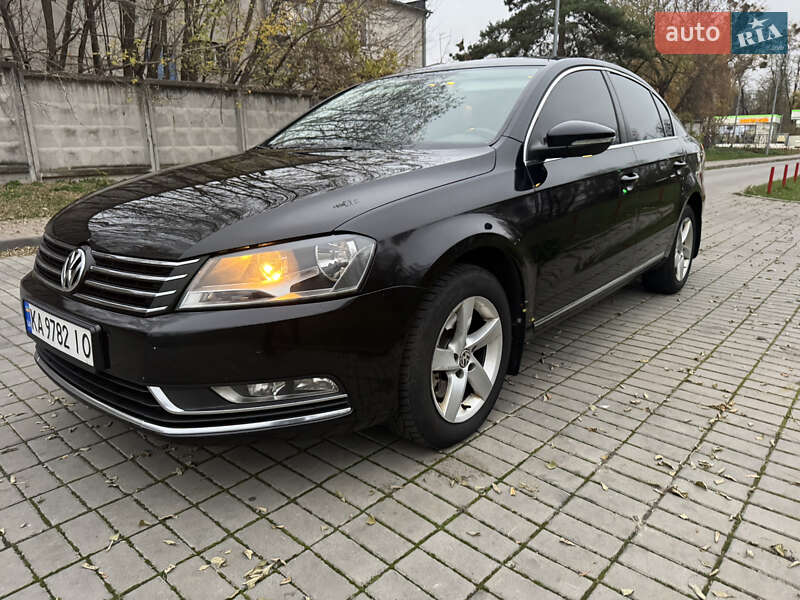 Седан Volkswagen Passat 2011 в Киеве фото Седан Volkswagen Passat 2011 в Киеве