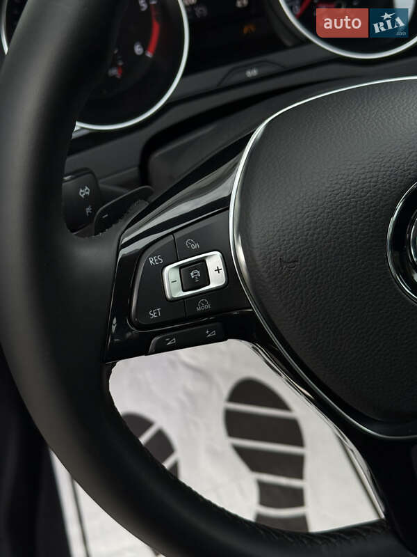 Универсал Volkswagen Passat 2016 в Житомире