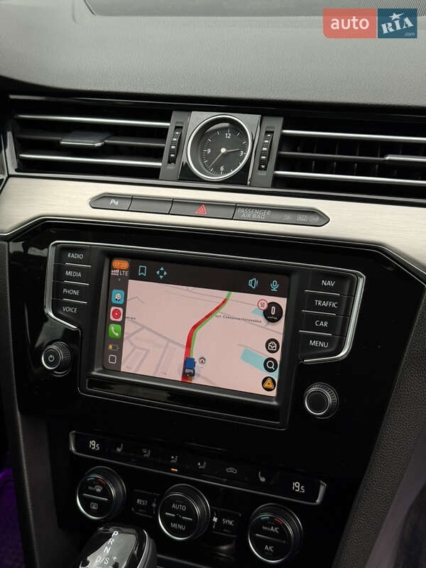 Универсал Volkswagen Passat 2016 в Житомире