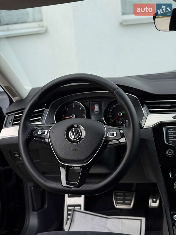 Универсал Volkswagen Passat 2016 в Житомире