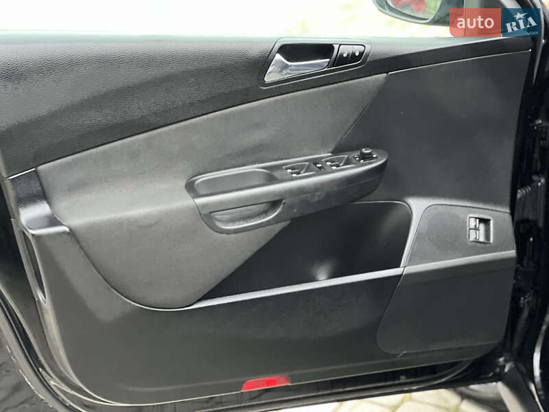 Седан Volkswagen Passat 2006 в Ивано-Франковске