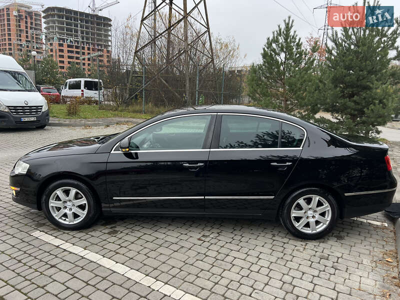 Седан Volkswagen Passat 2006 в Ивано-Франковске