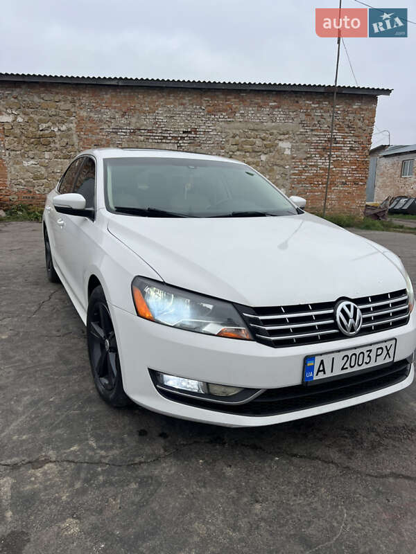 Седан Volkswagen Passat 2012 в Тетієві