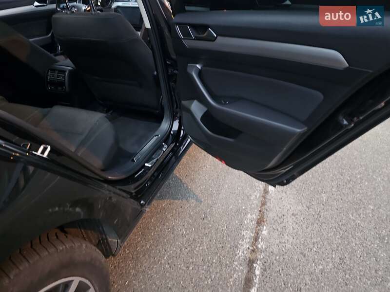 Седан Volkswagen Passat 2016 в Броварах фото 53 Седан Volkswagen Passat 2016 в Броварах