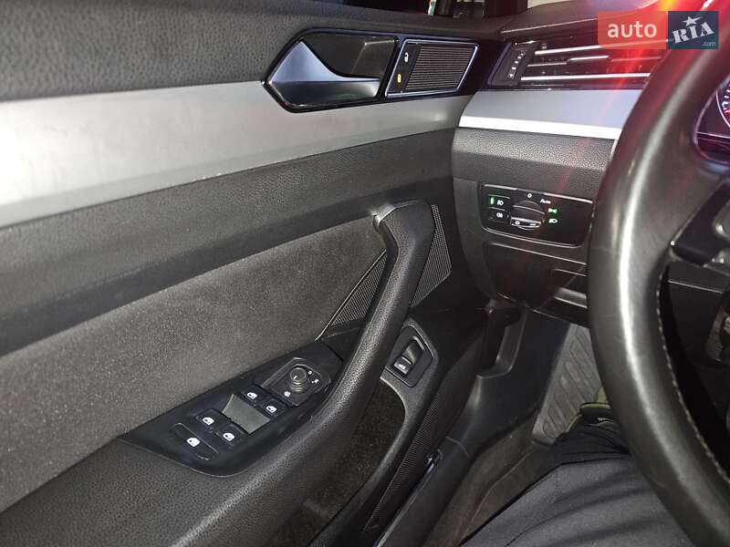 Седан Volkswagen Passat 2016 в Броварах фото 71 Седан Volkswagen Passat 2016 в Броварах