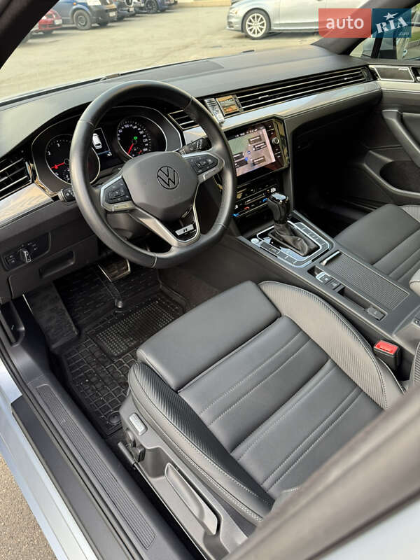 Универсал Volkswagen Passat 2022 в Киеве