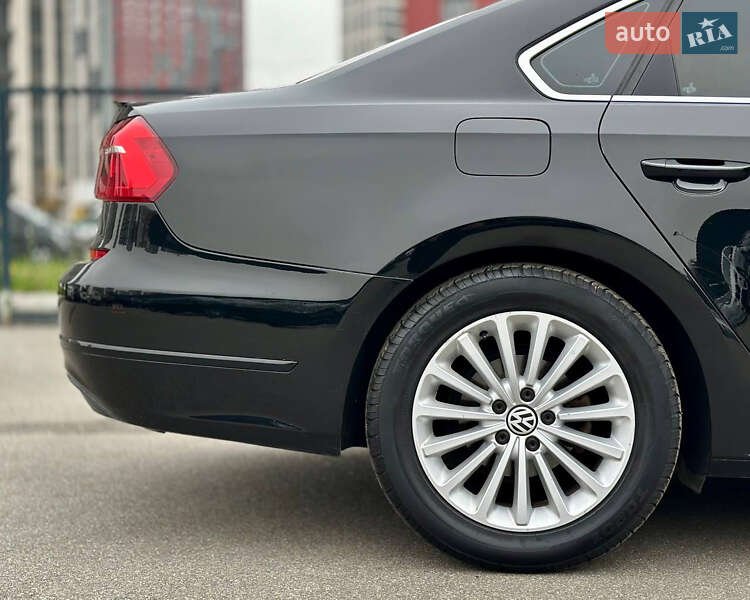 Седан Volkswagen Passat 2015 в Киеве