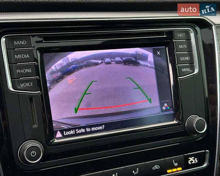 Седан Volkswagen Passat 2015 в Киеве