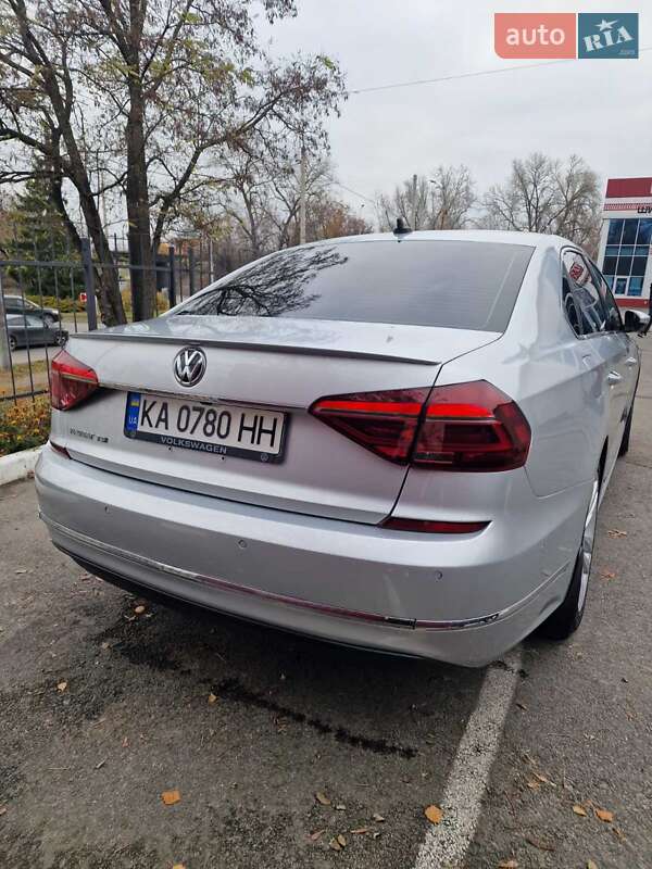 Седан Volkswagen Passat 2017 в Чернигове