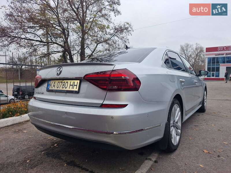 Седан Volkswagen Passat 2017 в Чернигове