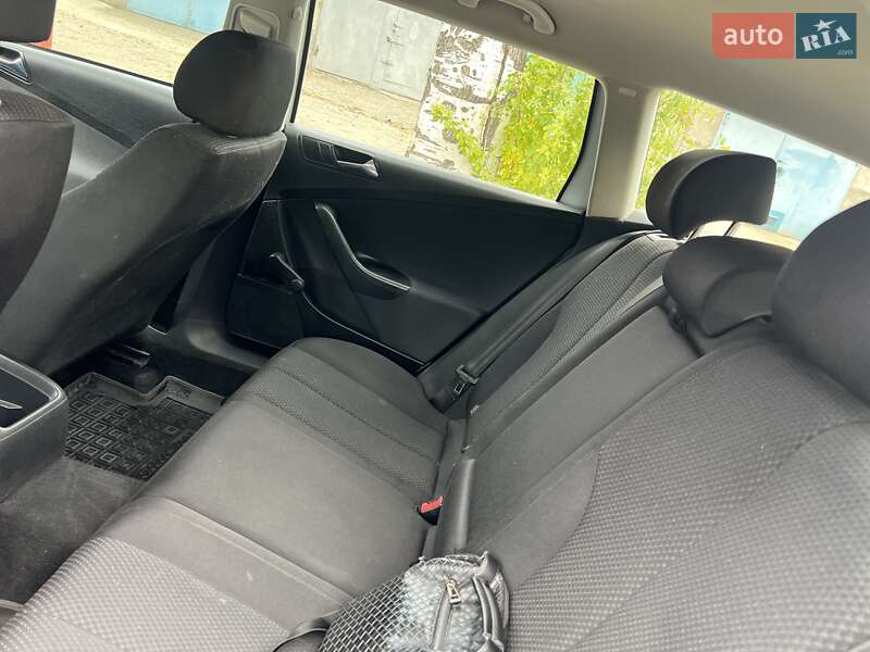 Универсал Volkswagen Passat 2006 в Запорожье