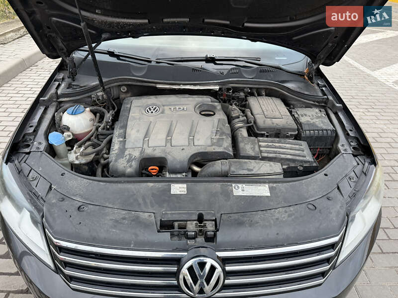 Универсал Volkswagen Passat 2011 в Ровно