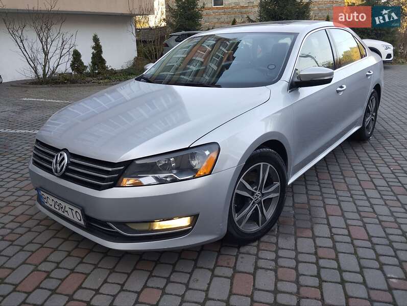 Седан Volkswagen Passat 2012 в Львове