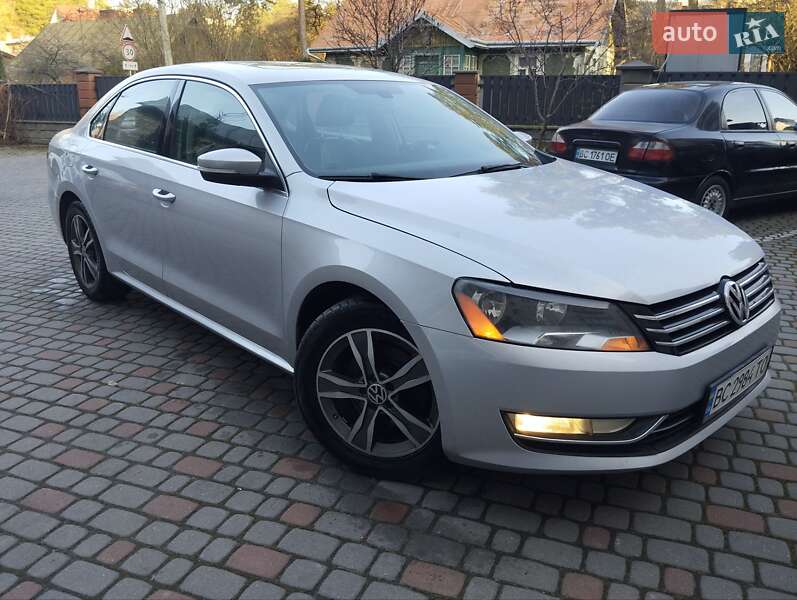 Седан Volkswagen Passat 2012 в Львове