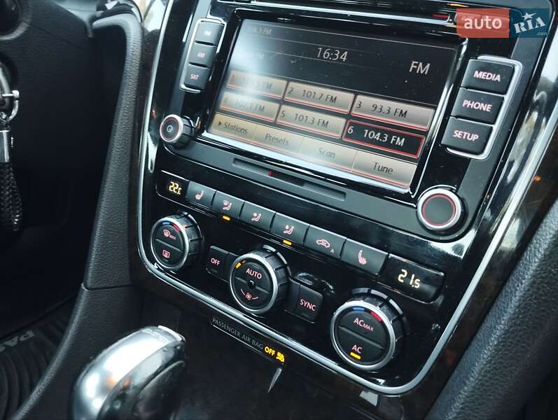 Седан Volkswagen Passat 2012 в Львове