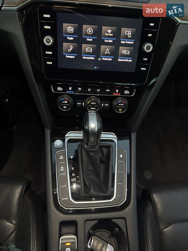 Седан Volkswagen Passat 2018 в Луцке фото 23 Седан Volkswagen Passat 2018 в Луцке