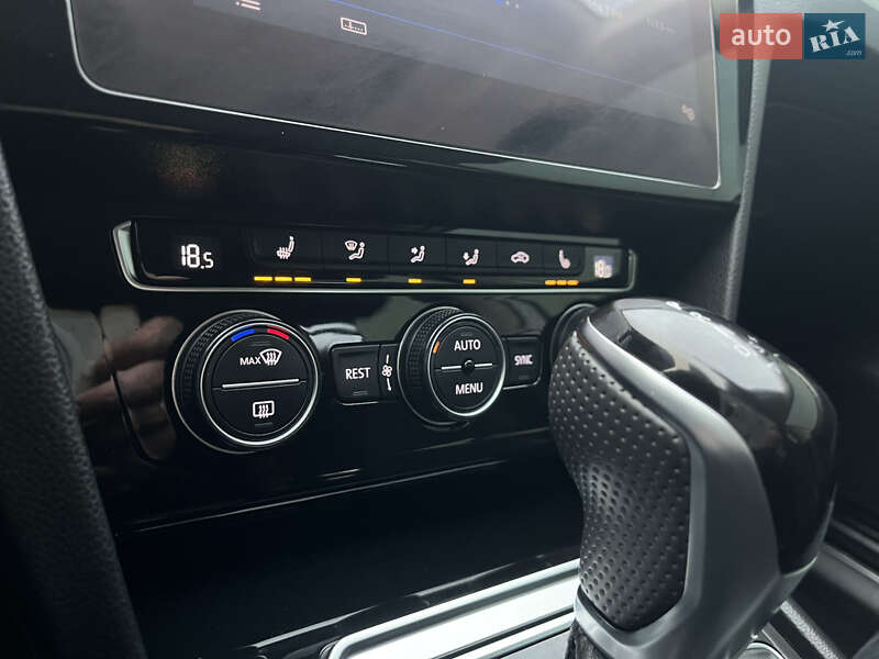 Универсал Volkswagen Passat 2018 в Львове