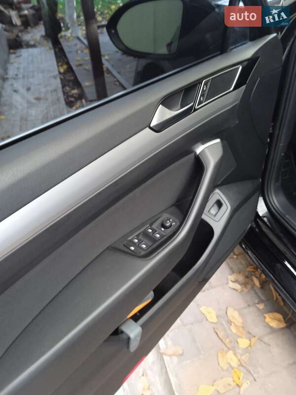 Универсал Volkswagen Passat 2018 в Днепре