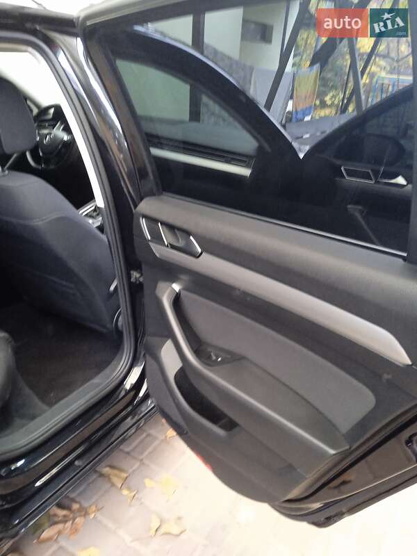 Универсал Volkswagen Passat 2018 в Днепре