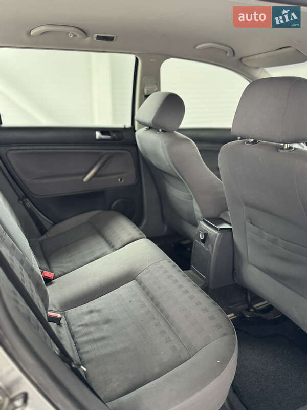 Универсал Volkswagen Passat 2004 в Ильинцах