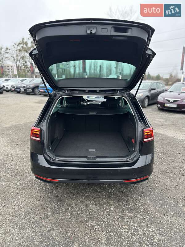 Универсал Volkswagen Passat 2021 в Белогородке