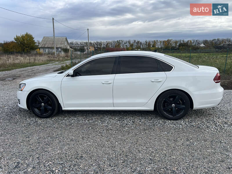 Седан Volkswagen Passat 2012 в Тетієві