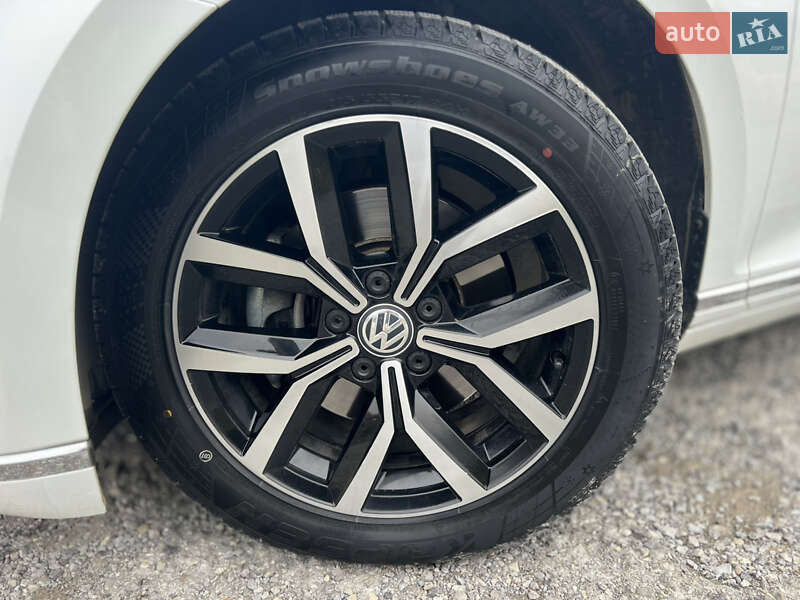 Седан Volkswagen Passat 2017 в Борщеве