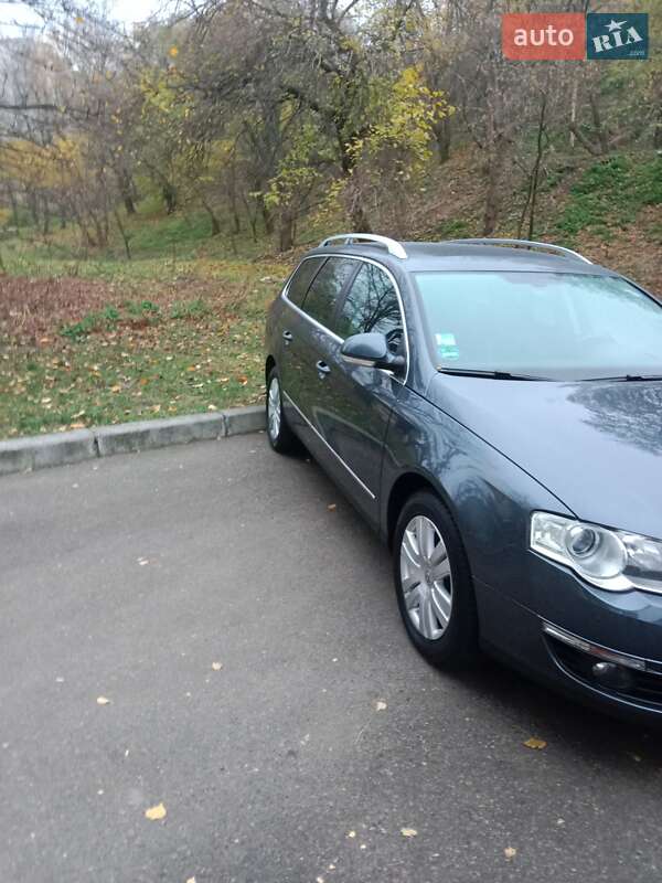 Универсал Volkswagen Passat 2010 в Золотоноше