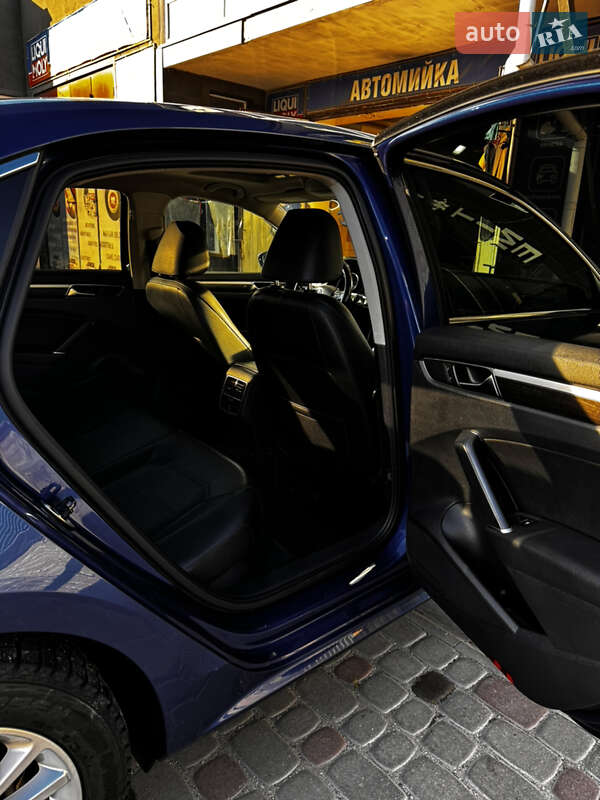 Седан Volkswagen Passat 2016 в Волочиске