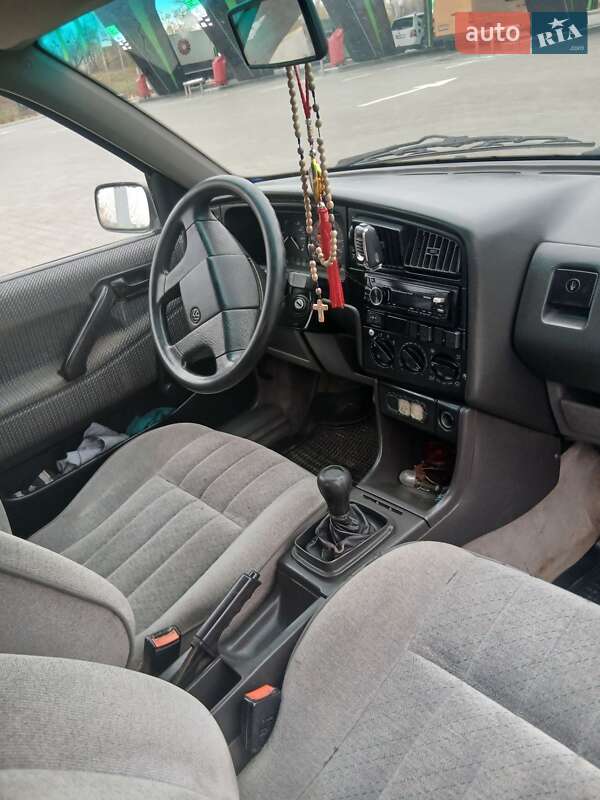 Седан Volkswagen Passat 1992 в Стрые