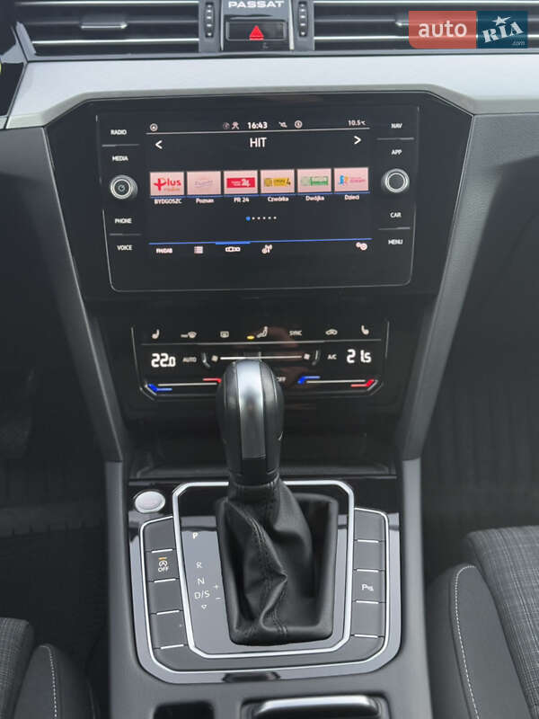 Седан Volkswagen Passat 2022 в Луцке