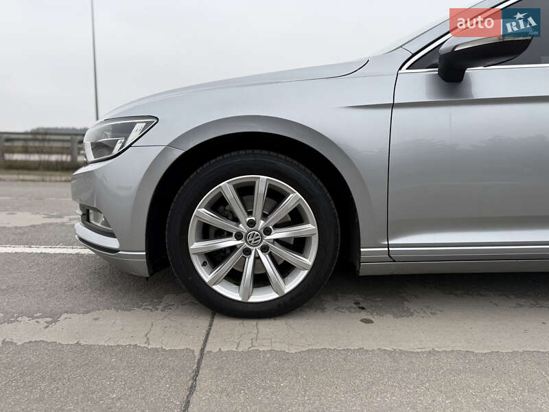 Универсал Volkswagen Passat 2017 в Житомире