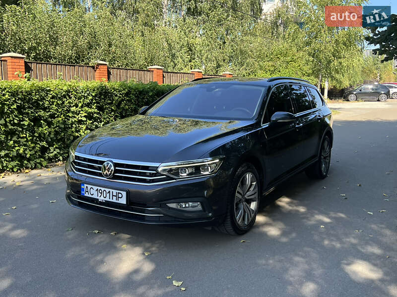 Универсал Volkswagen Passat 2020 в Киеве