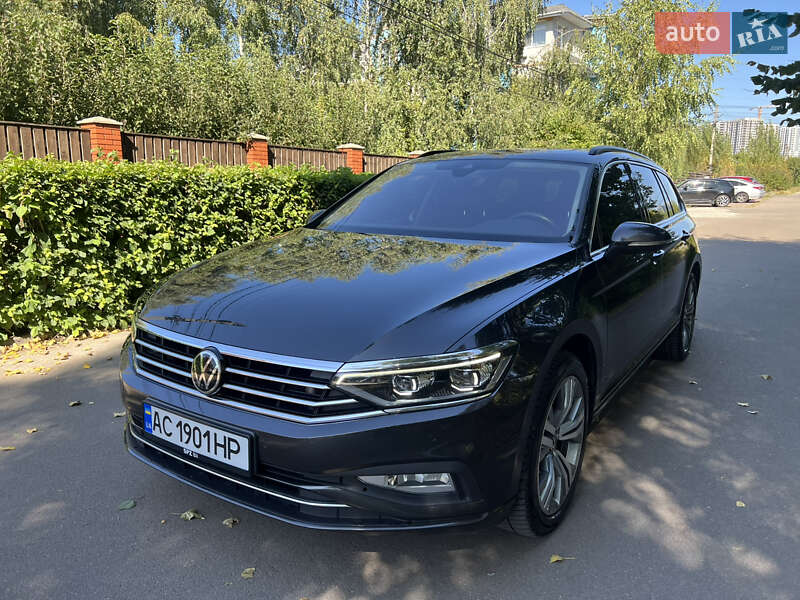 Универсал Volkswagen Passat 2020 в Киеве