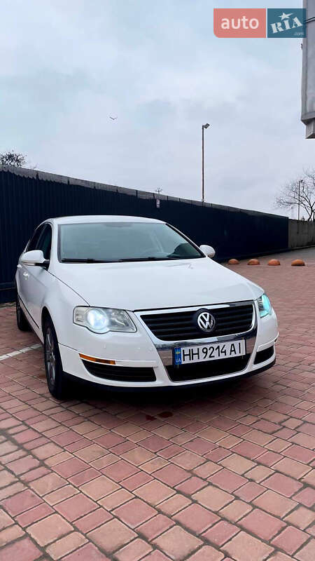 Седан Volkswagen Passat 2006 в Одессе