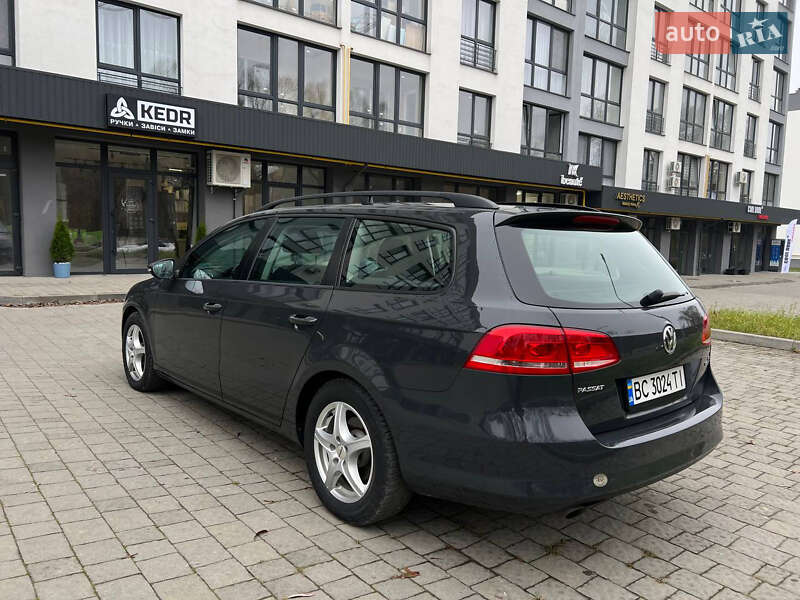 Універсал Volkswagen Passat 2012 в Новояворівську