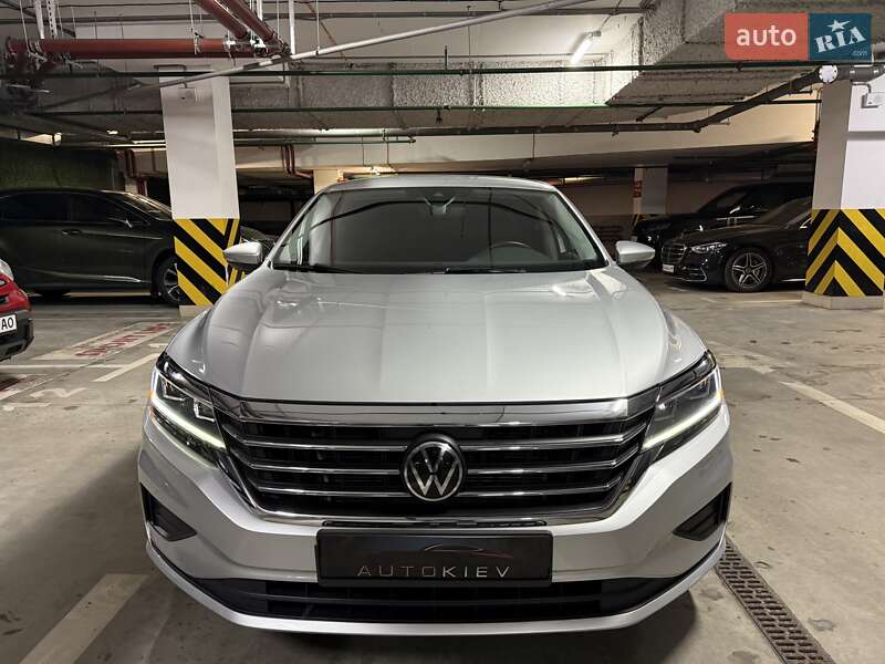 Седан Volkswagen Passat 2020 в Киеве