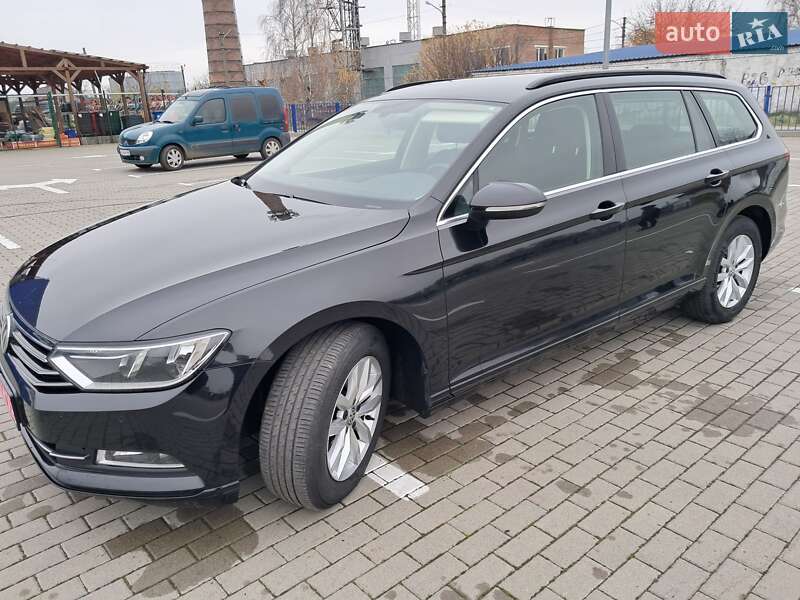 Универсал Volkswagen Passat 2018 в Нововолынске фото Универсал Volkswagen Passat 2018 в Нововолынске