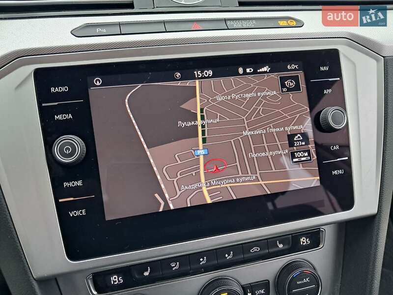 Универсал Volkswagen Passat 2018 в Нововолынске фото 25 Универсал Volkswagen Passat 2018 в Нововолынске