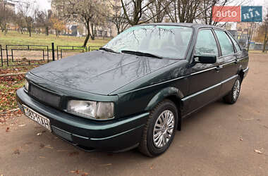 Седан Volkswagen Passat 1988 в Кривому Розі